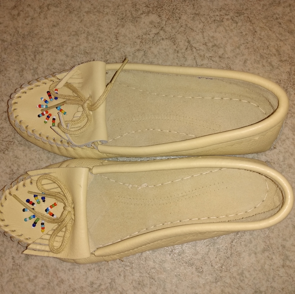 Leather Beaded Moccasins sz 5 M